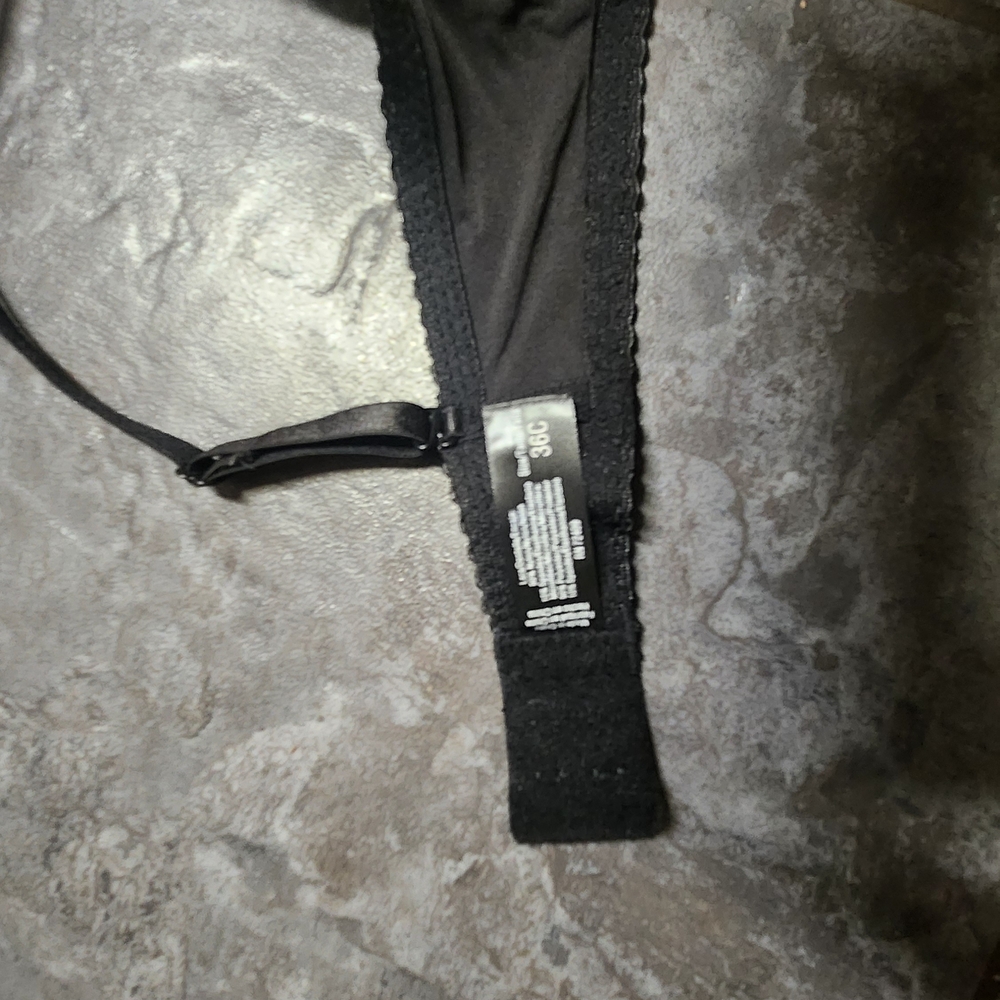 Lace Push-Up Bra - Black and Nude - Picture 6 of 7